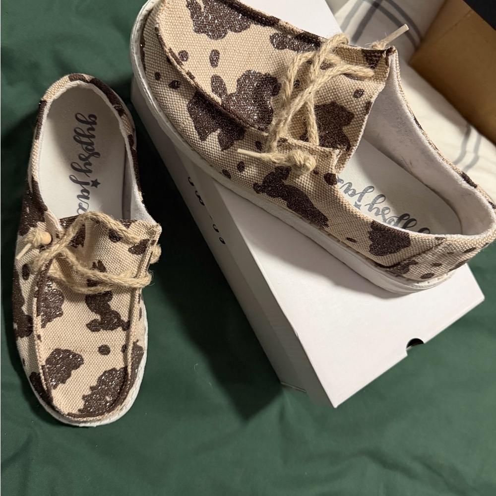 Womens Canvas Shoes with Brown and Cream Pattern